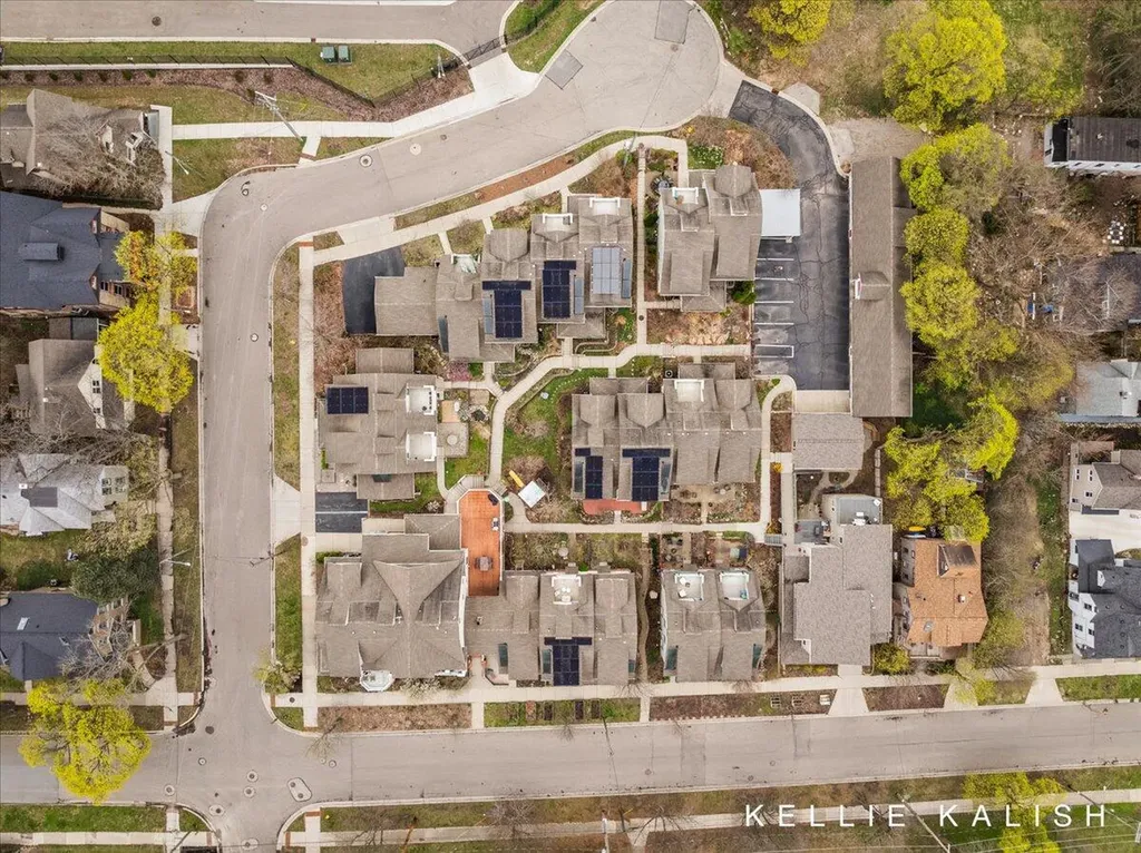 814 Livingston Avenue NE Grand Rapids City MI 49503