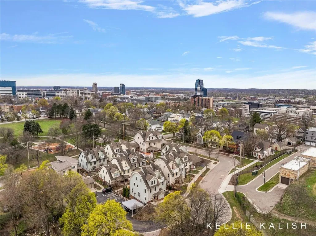 814 Livingston Avenue NE Grand Rapids City MI 49503