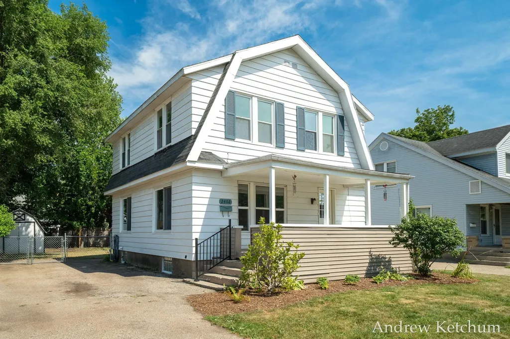 2402 Lamar Avenue SW Wyoming City MI 49519