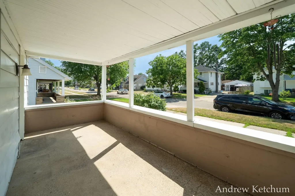 2402 Lamar Avenue SW Wyoming City MI 49519