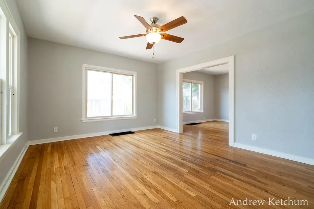 2402 Lamar Avenue SW Wyoming City MI 49519