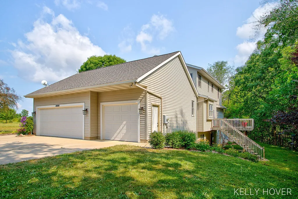 3686 Whitetail Trail Tallmadge Charter Township MI 49435