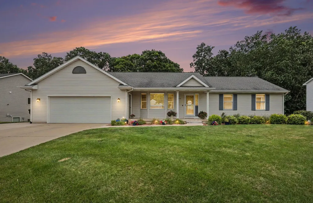 330 Glenwoods Court NE Rockford City MI 49341
