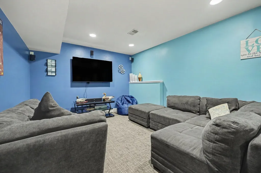 330 Glenwoods Court NE Rockford City MI 49341