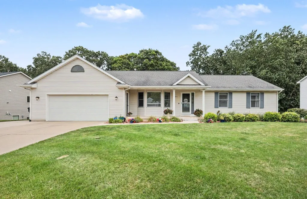 330 Glenwoods Court NE Rockford City MI 49341