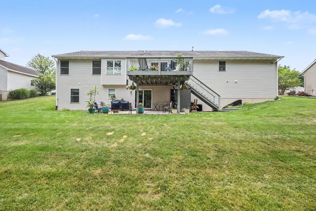 330 Glenwoods Court NE Rockford City MI 49341
