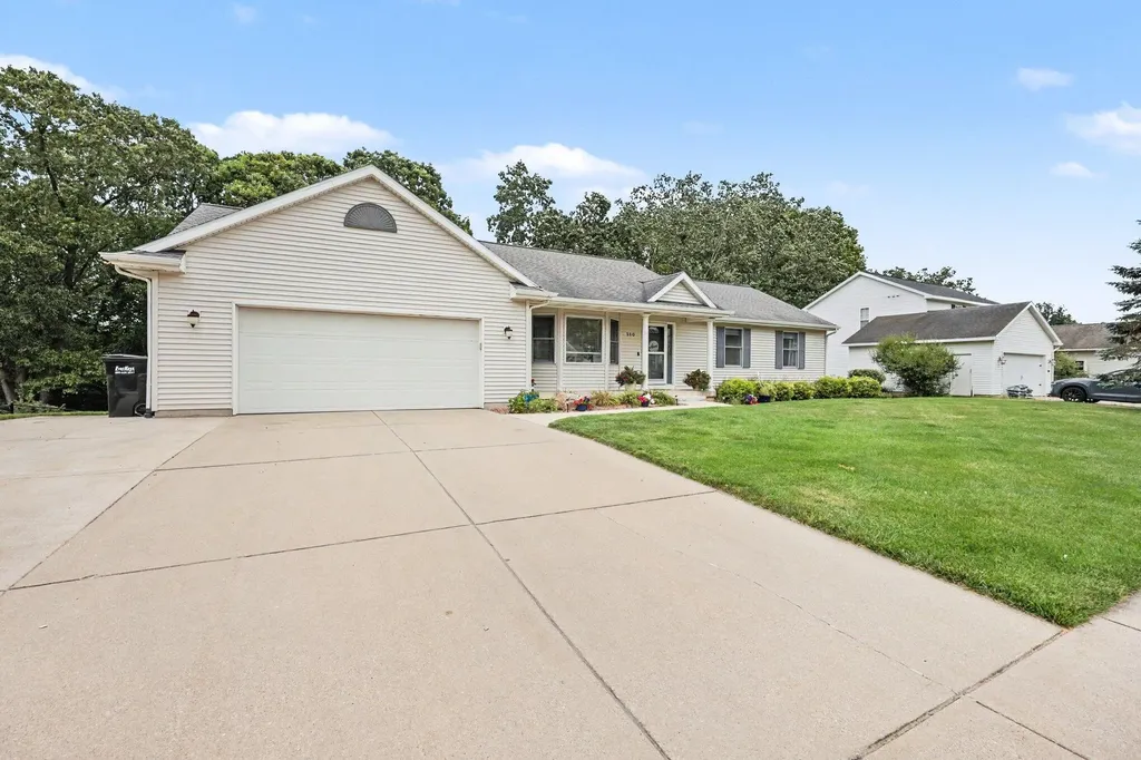 330 Glenwoods Court NE Rockford City MI 49341