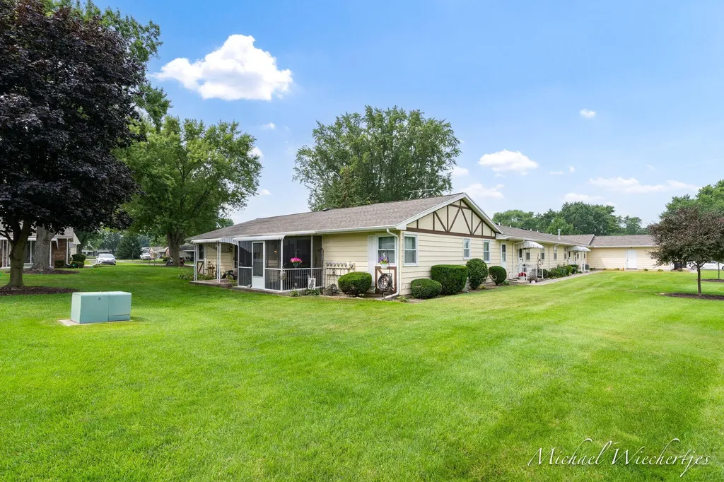 961 Andover Court SE Kentwood City MI 49508