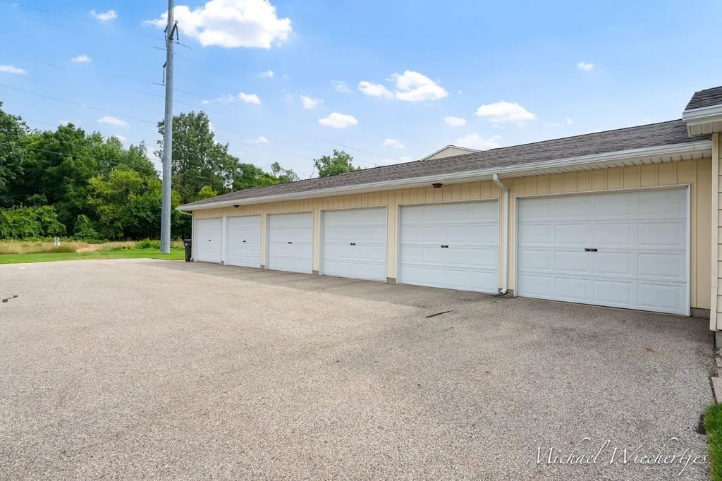 961 Andover Court SE Kentwood City MI 49508