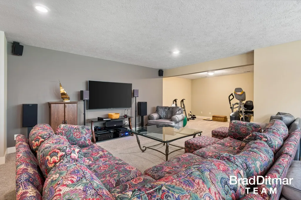 539 W Abbey Mill Drive SE Ada Township MI 49301
