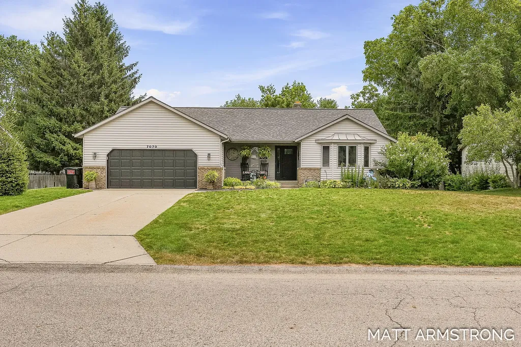 7070 Rolling Hills Drive Georgetown Charter Township MI 49426