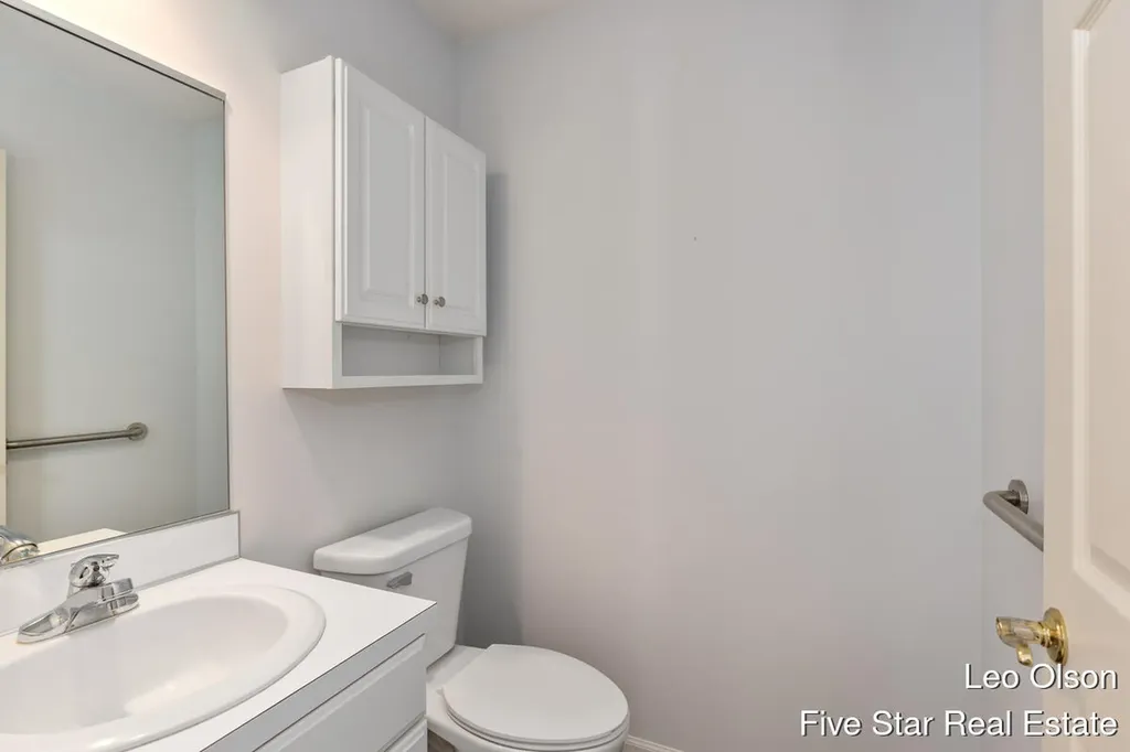 2220 Meadowglen Drive NE Grand Rapids City MI 49505