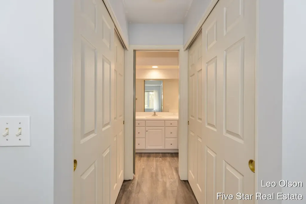 2220 Meadowglen Drive NE Grand Rapids City MI 49505