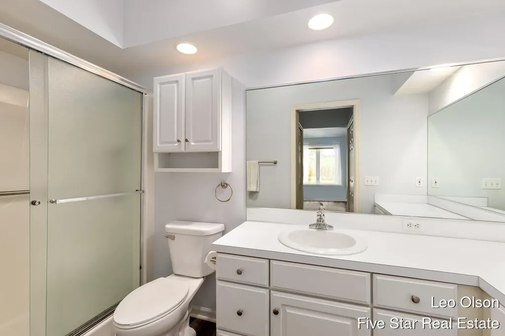 2220 Meadowglen Drive NE Grand Rapids City MI 49505
