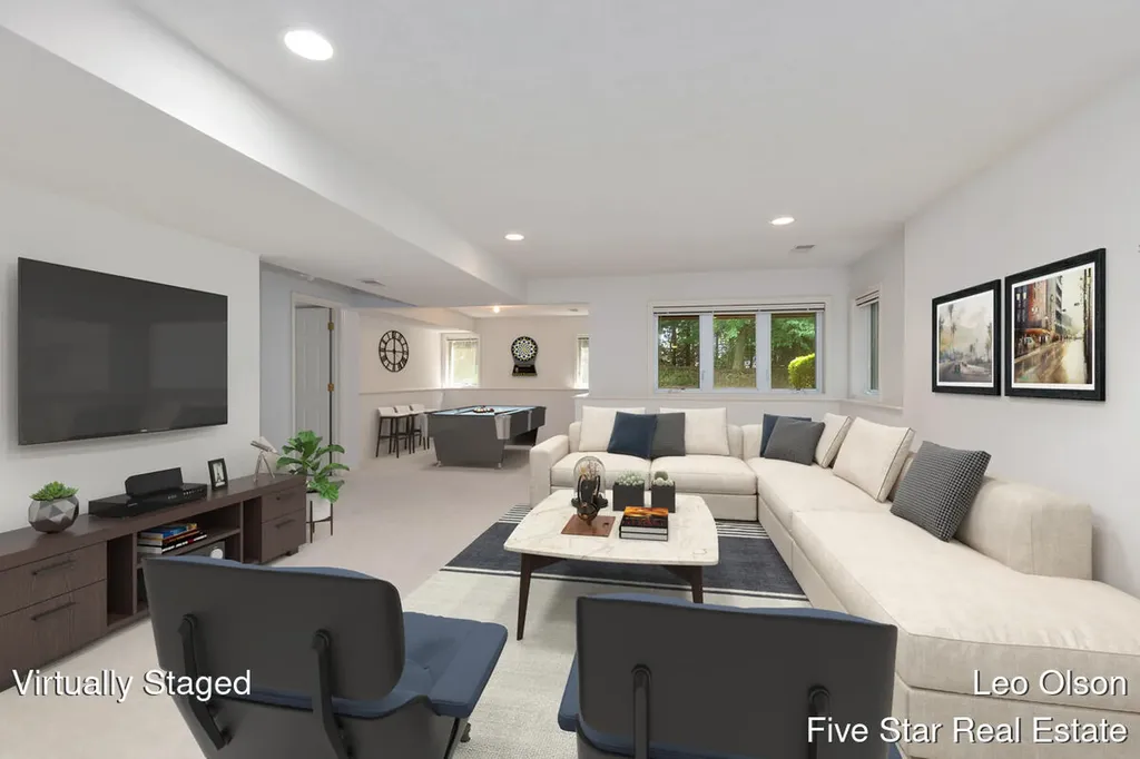 2220 Meadowglen Drive NE Grand Rapids City MI 49505