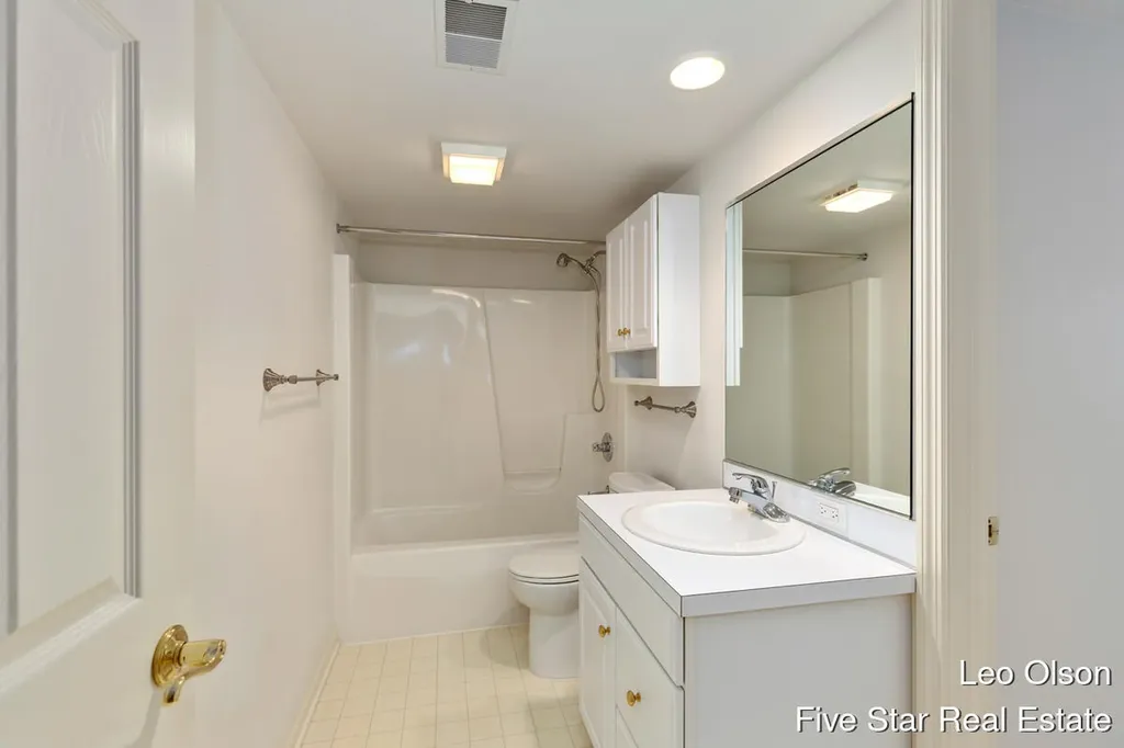2220 Meadowglen Drive NE Grand Rapids City MI 49505
