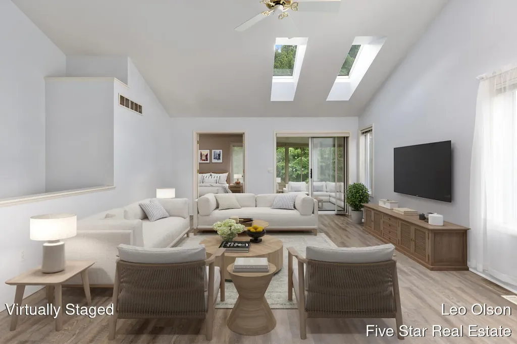 2220 Meadowglen Drive NE Grand Rapids City MI 49505