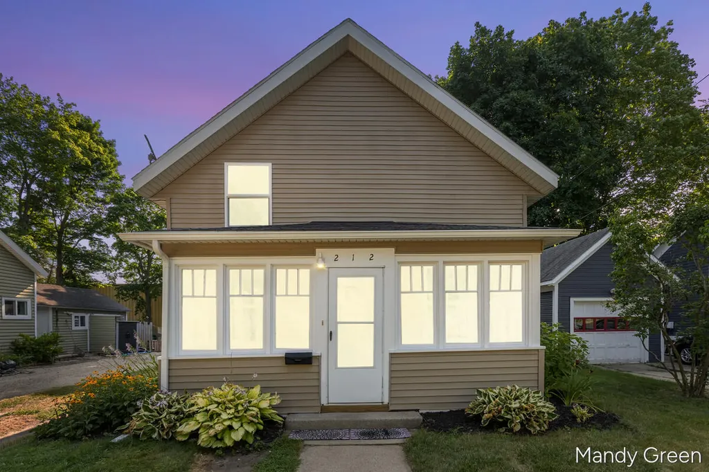 212 S Smith Street Greenville City MI 48838