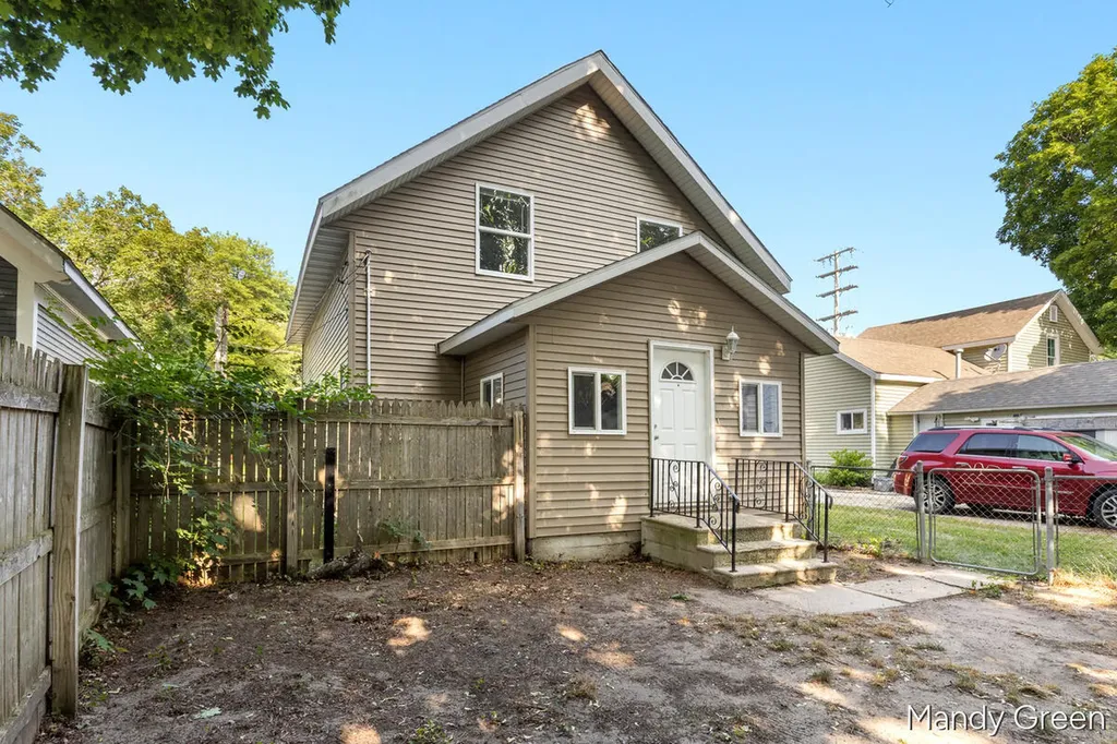 212 S Smith Street Greenville City MI 48838