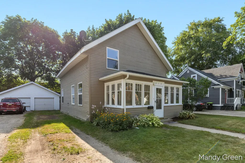 212 S Smith Street Greenville City MI 48838