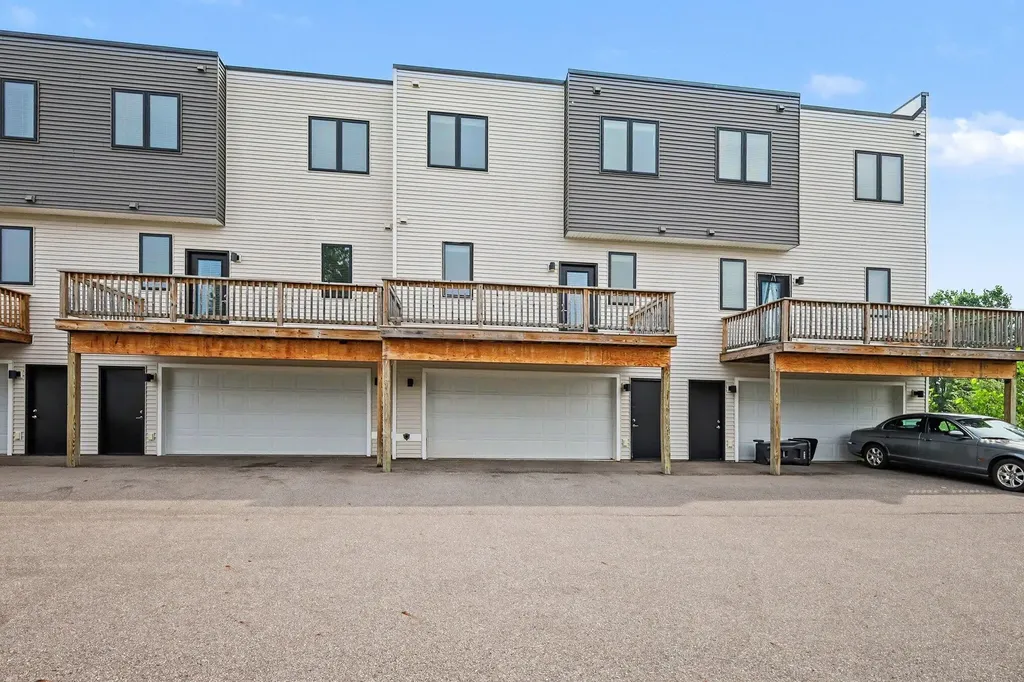 6031 Port View Drive SE Caledonia Township MI 49512