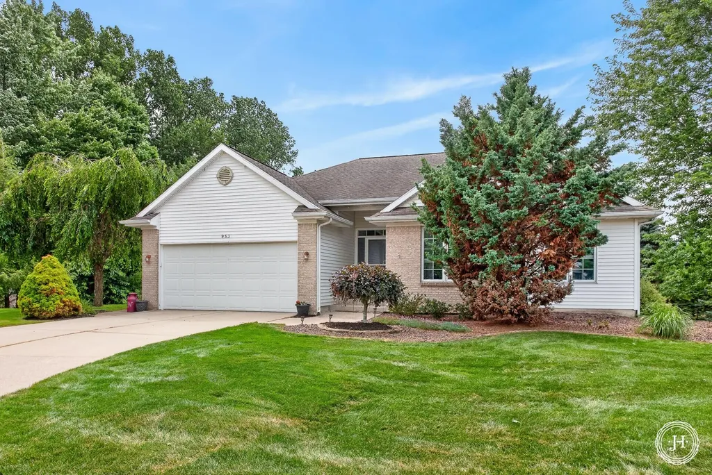 953 Sunset Hills Court NW Walker City MI 49534