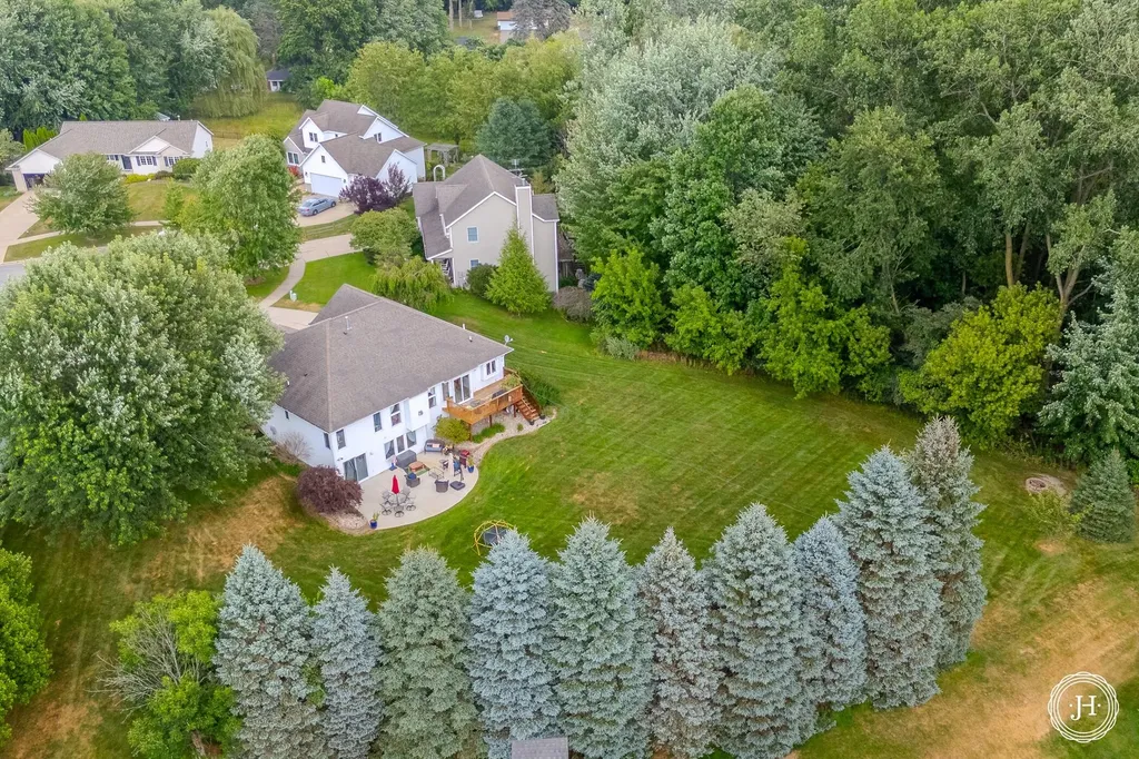 953 Sunset Hills Court NW Walker City MI 49534