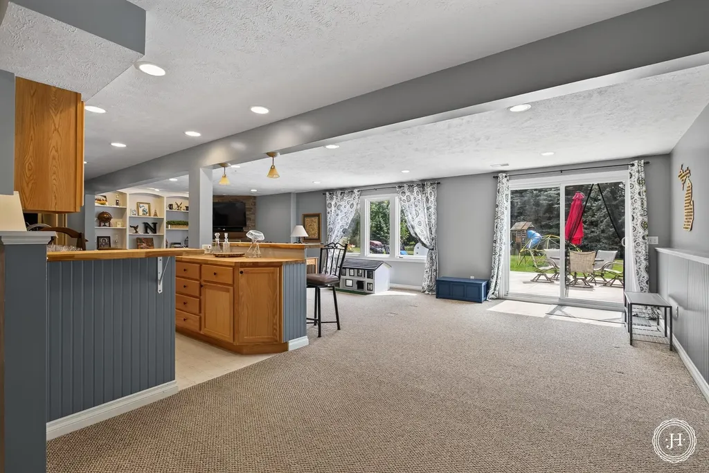 953 Sunset Hills Court NW Walker City MI 49534