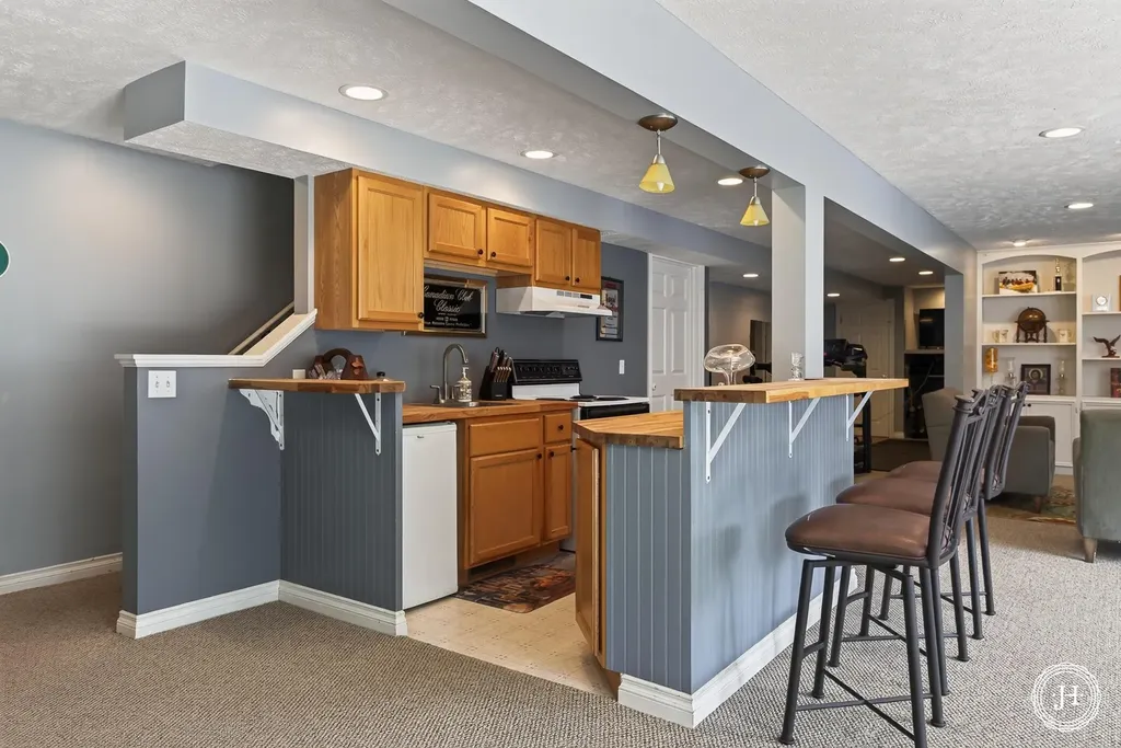953 Sunset Hills Court NW Walker City MI 49534