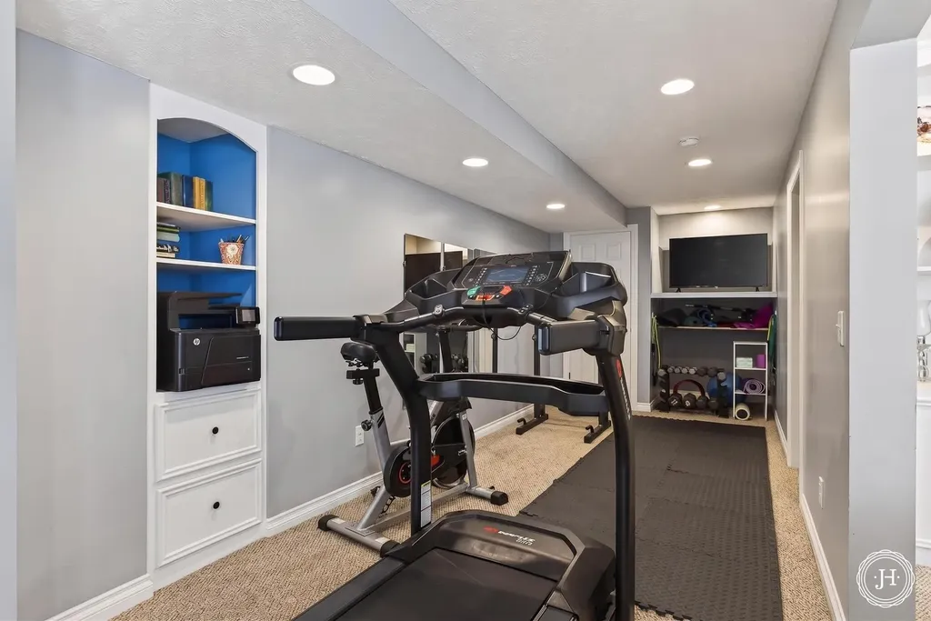 953 Sunset Hills Court NW Walker City MI 49534