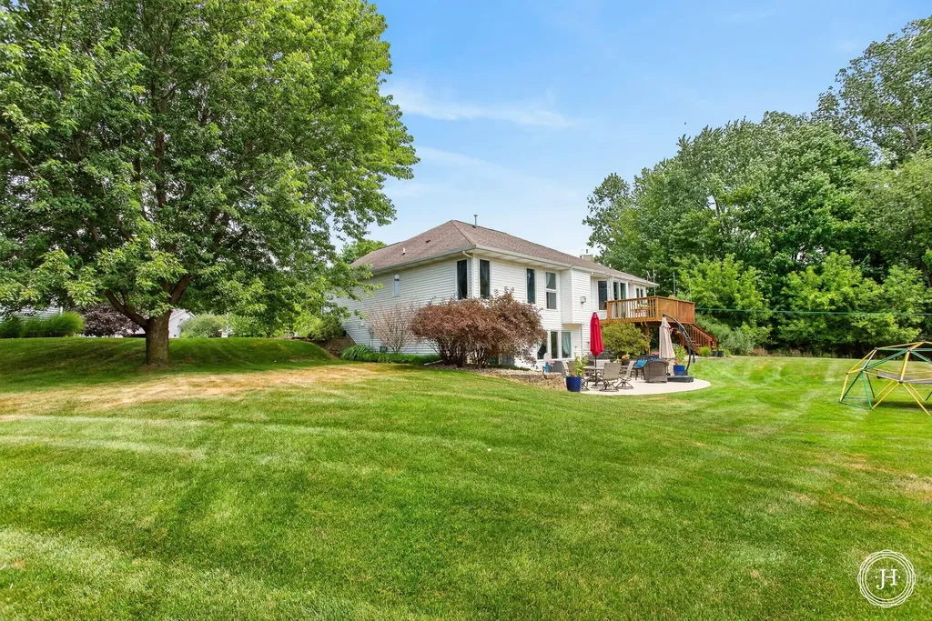 953 Sunset Hills Court NW Walker City MI 49534