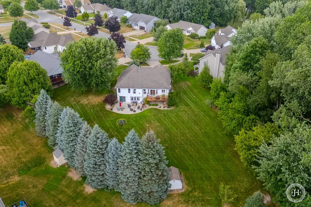 953 Sunset Hills Court NW Walker City MI 49534