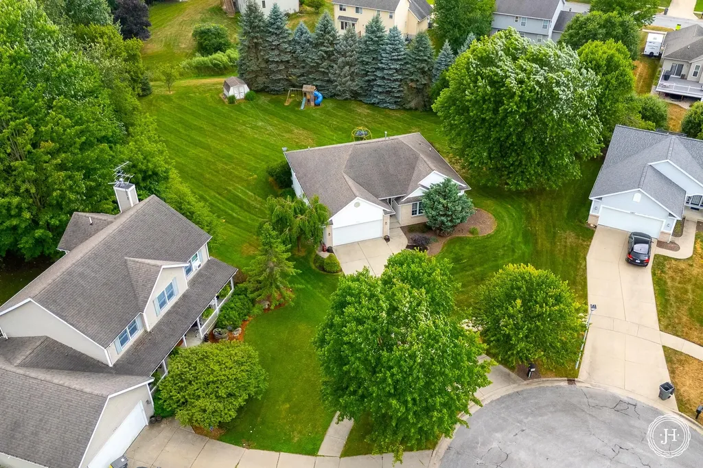 953 Sunset Hills Court NW Walker City MI 49534