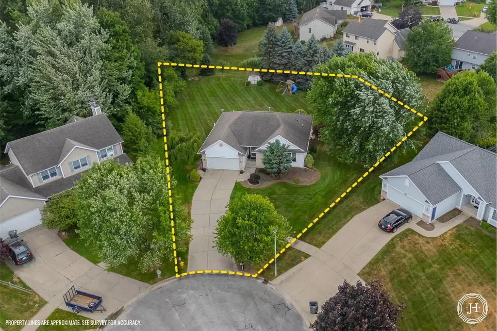 953 Sunset Hills Court NW Walker City MI 49534