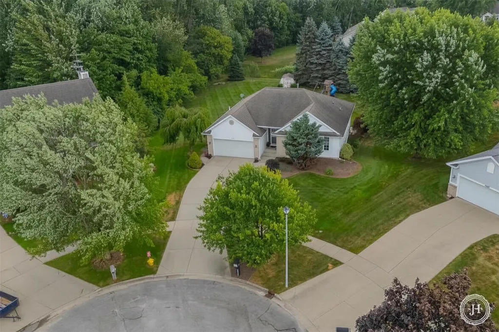 953 Sunset Hills Court NW Walker City MI 49534