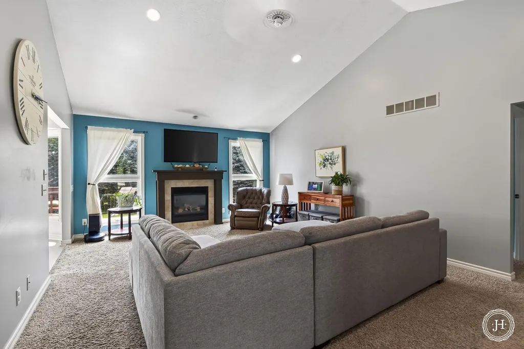 953 Sunset Hills Court NW Walker City MI 49534