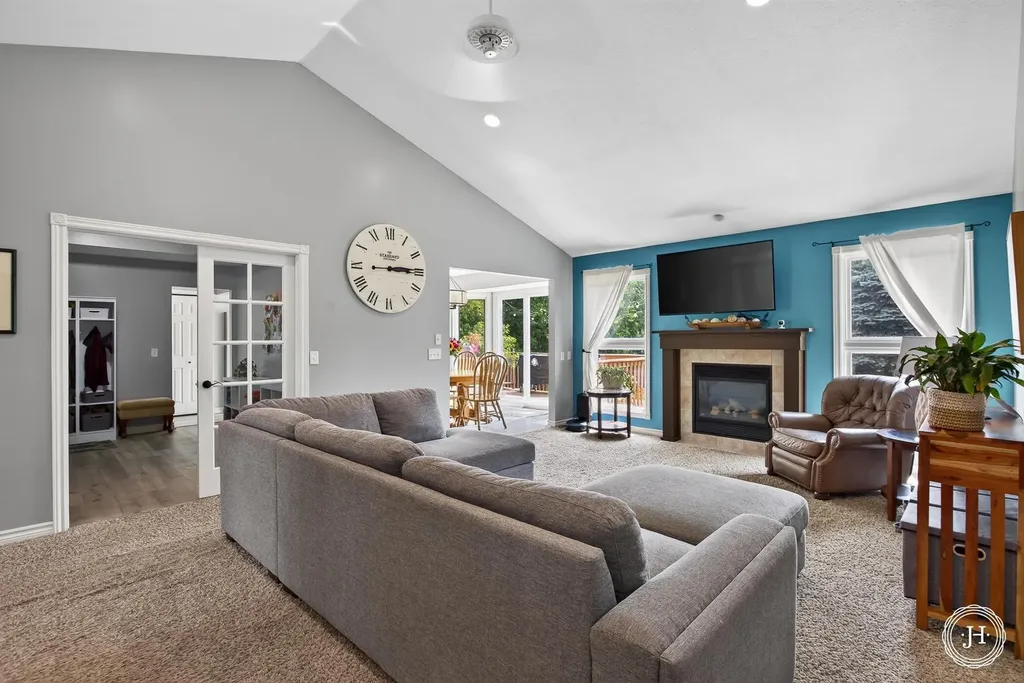 953 Sunset Hills Court NW Walker City MI 49534