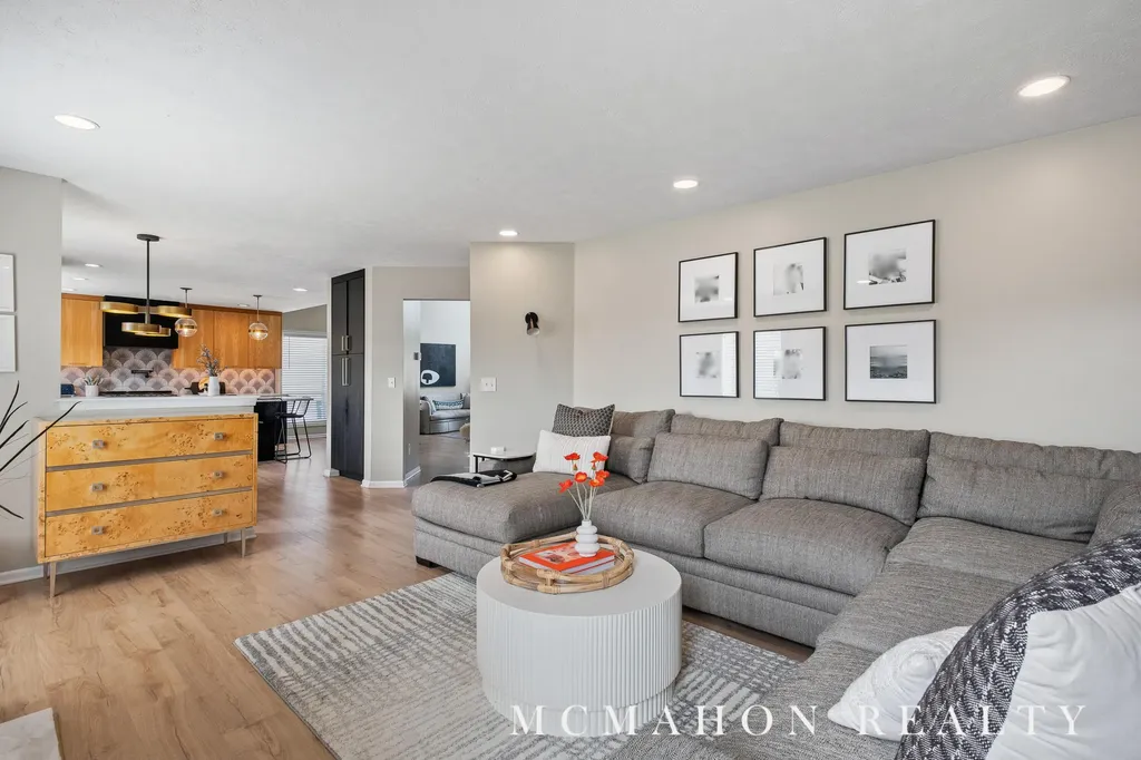 1175 Dogwood Meadows Drive SE Ada Township MI 49301