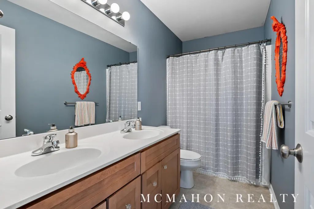 1175 Dogwood Meadows Drive SE Ada Township MI 49301