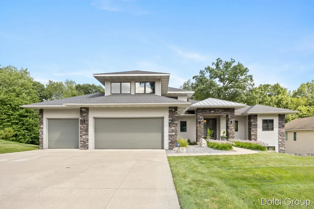 1978 Oak Hollow Road NW Grand Rapids City MI 49504