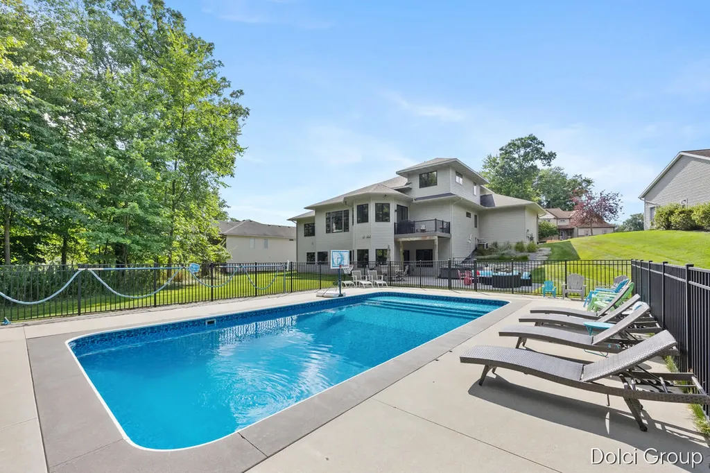 1978 Oak Hollow Road NW Grand Rapids City MI 49504