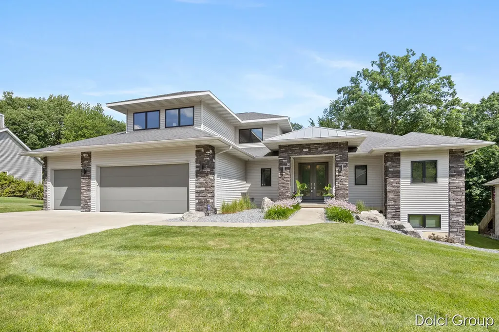 1978 Oak Hollow Road NW Grand Rapids City MI 49504