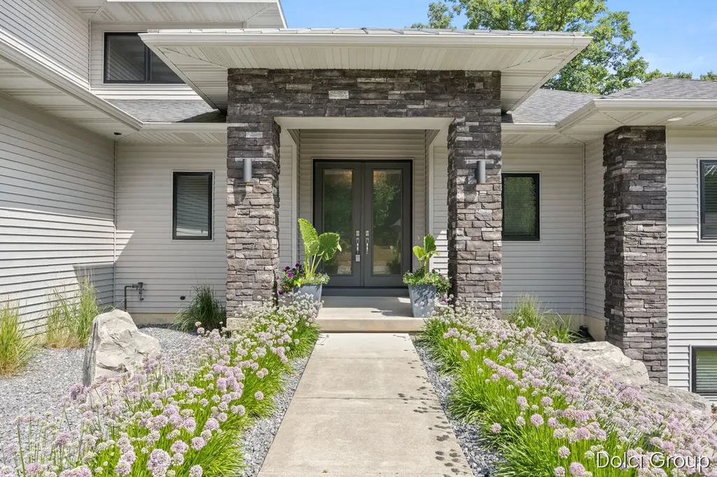1978 Oak Hollow Road NW Grand Rapids City MI 49504