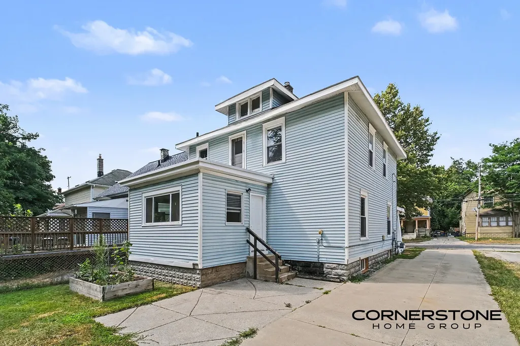 940 Chatham Street NW Grand Rapids City MI 49504