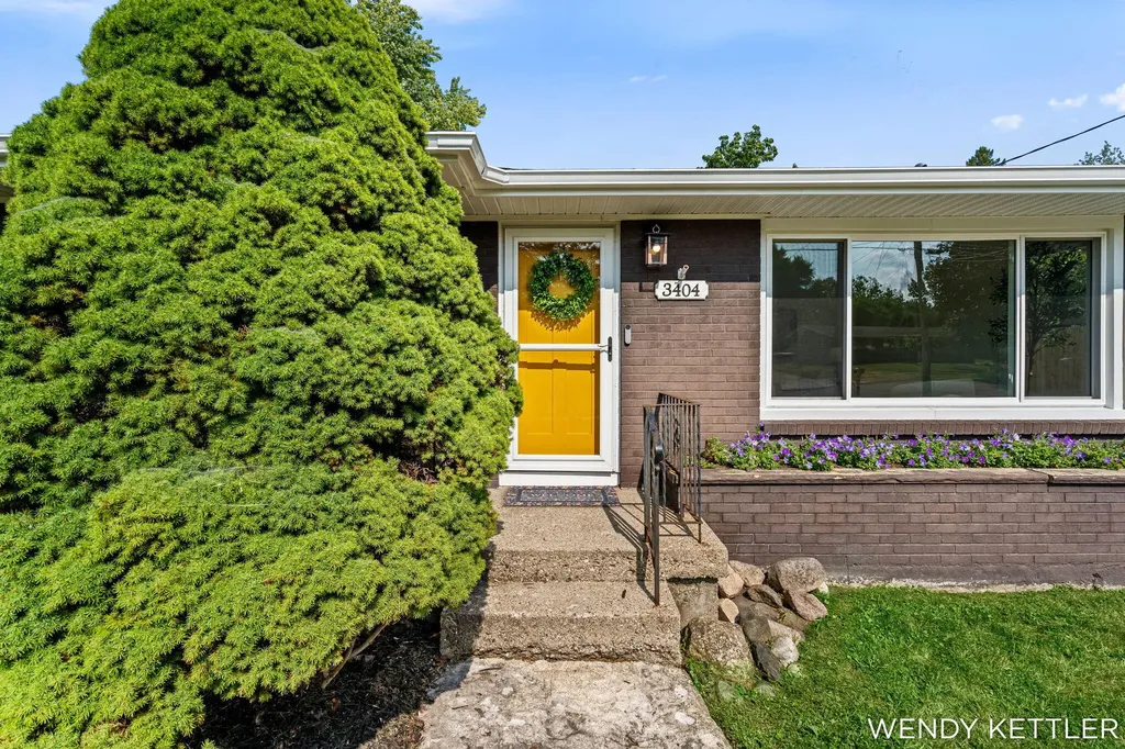 3404 Fuller Avenue SE Grand Rapids City MI 49508