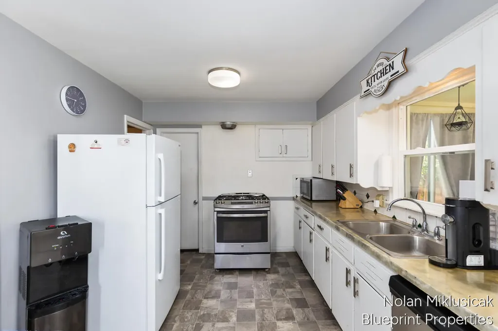 1147 Jennette Avenue NW Grand Rapids City MI 49504