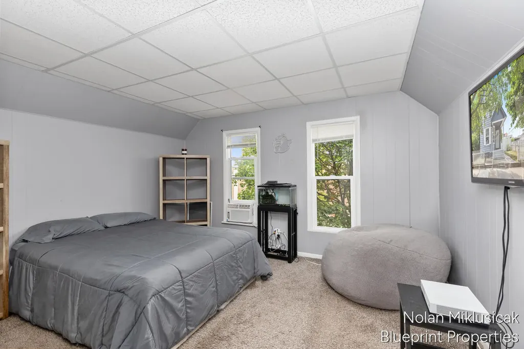 1147 Jennette Avenue NW Grand Rapids City MI 49504