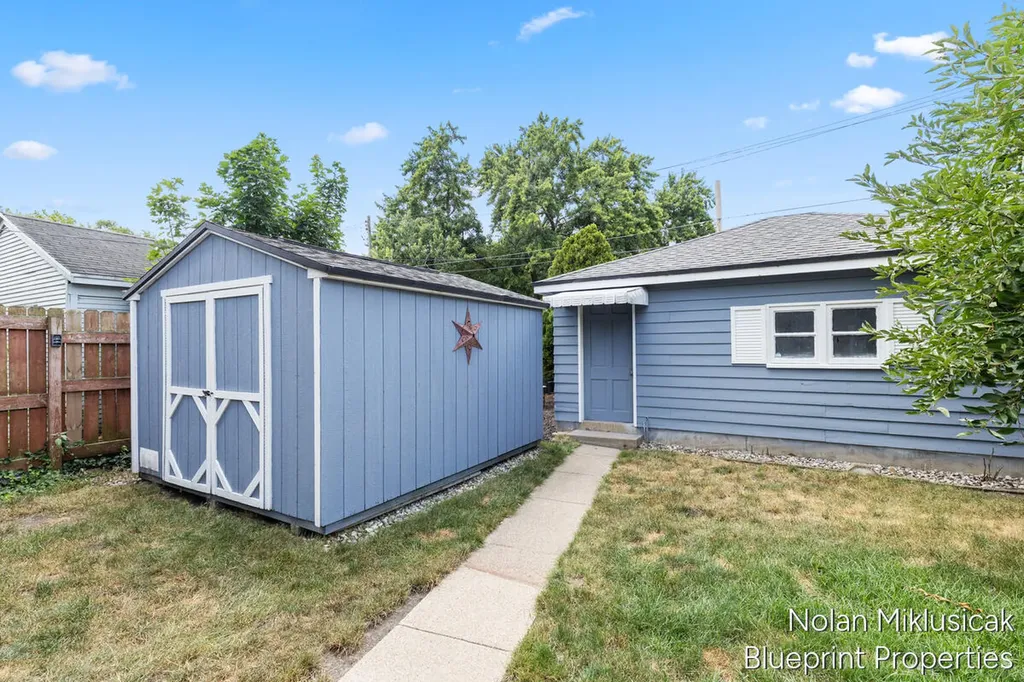 1147 Jennette Avenue NW Grand Rapids City MI 49504
