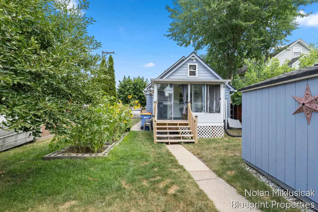 1147 Jennette Avenue NW Grand Rapids City MI 49504