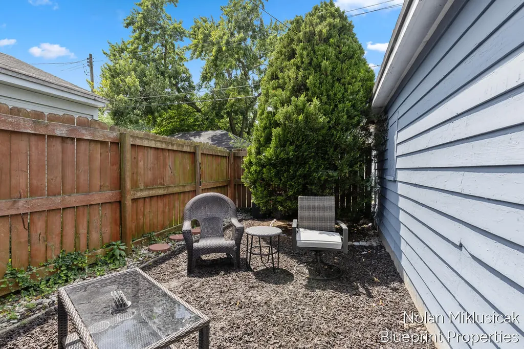 1147 Jennette Avenue NW Grand Rapids City MI 49504